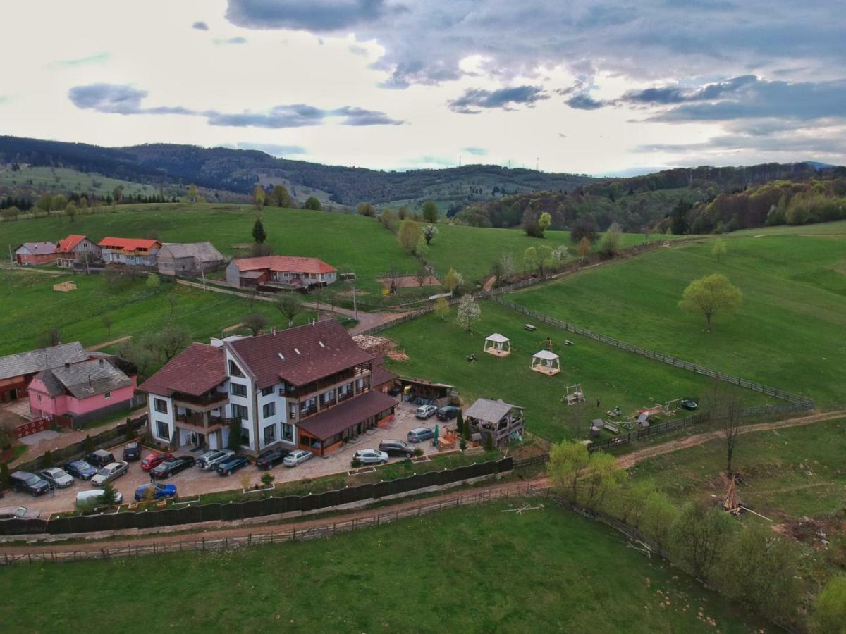 Гостьовий будинок Casa Bradet Інторсура-Бузаулуй Екстер'єр фото